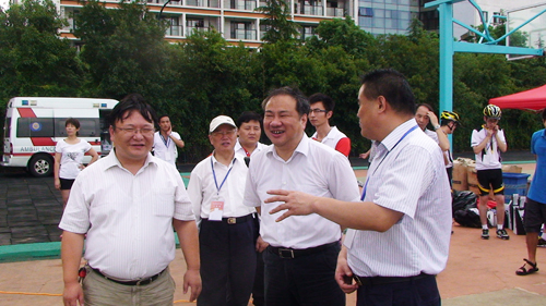 倡环保 展品牌 讲规则 赛安全——2013年苏州市首届中学生锂电池电动自行车大赛圆满落幕