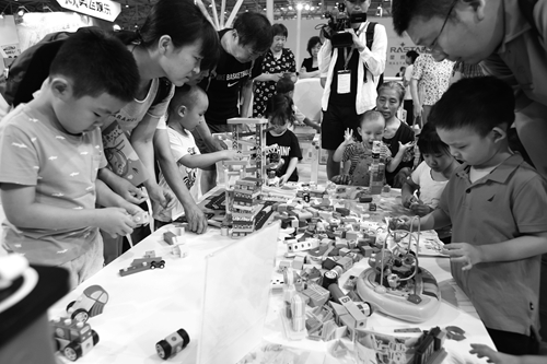 《中国玩具产业运行情况发布》数据显示 2017年我国玩具主营业务收入2357.1亿元